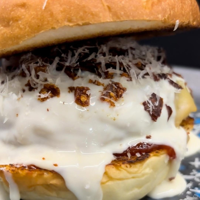 Nameless Pizzería & Burguer 14