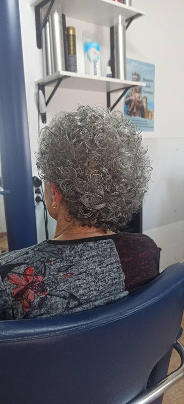 Nazaret Fernández Peluquería 11