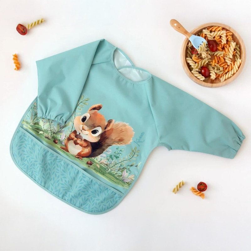 Babero bebé con magas y recojemigas ardilla salvia kiokids