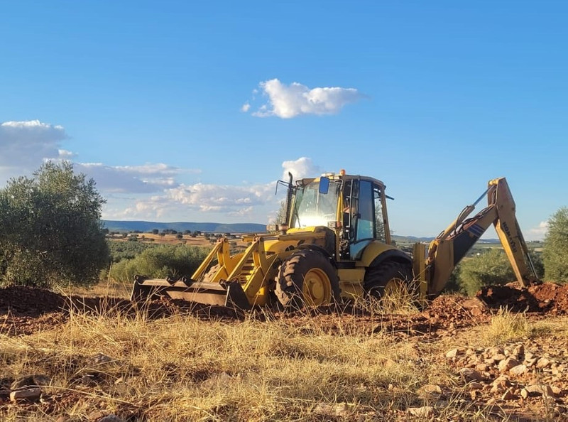 Excavaciones y Movimientos de Tierra Miguel Ángel Fernández Salmerón y otra CB 2
