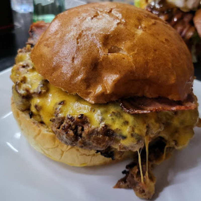 Nameless Pizzería & Burguer 15