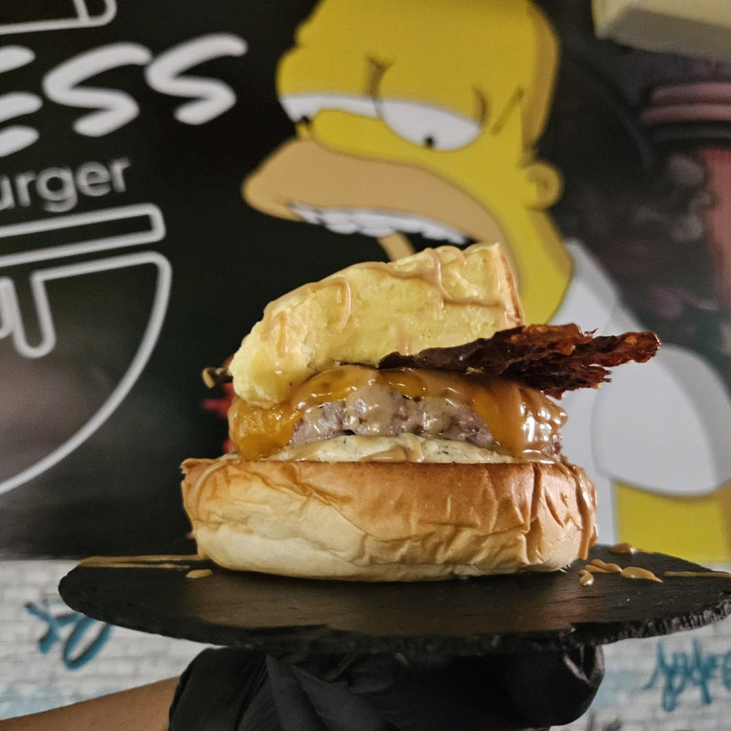 Nameless Pizzería & Burguer 4