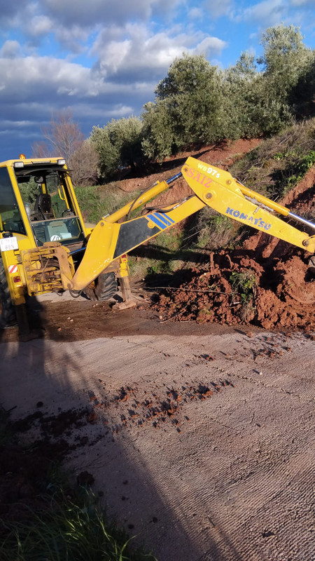 Excavaciones y Movimientos de Tierra Miguel Ángel Fernández Salmerón y otra CB 4