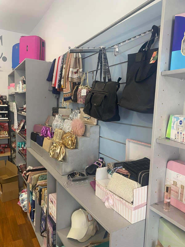 Perfumería Caprichos MC 5