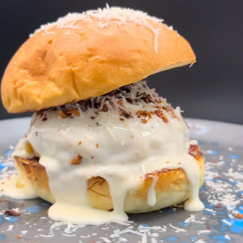Nameless Pizzería & Burguer 13