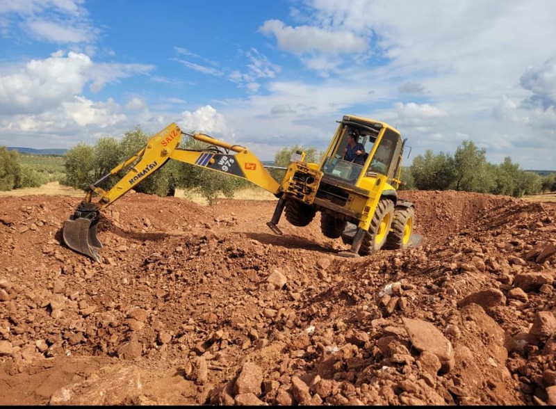 Excavaciones y Movimientos de Tierra Miguel Ángel Fernández Salmerón y otra CB 3